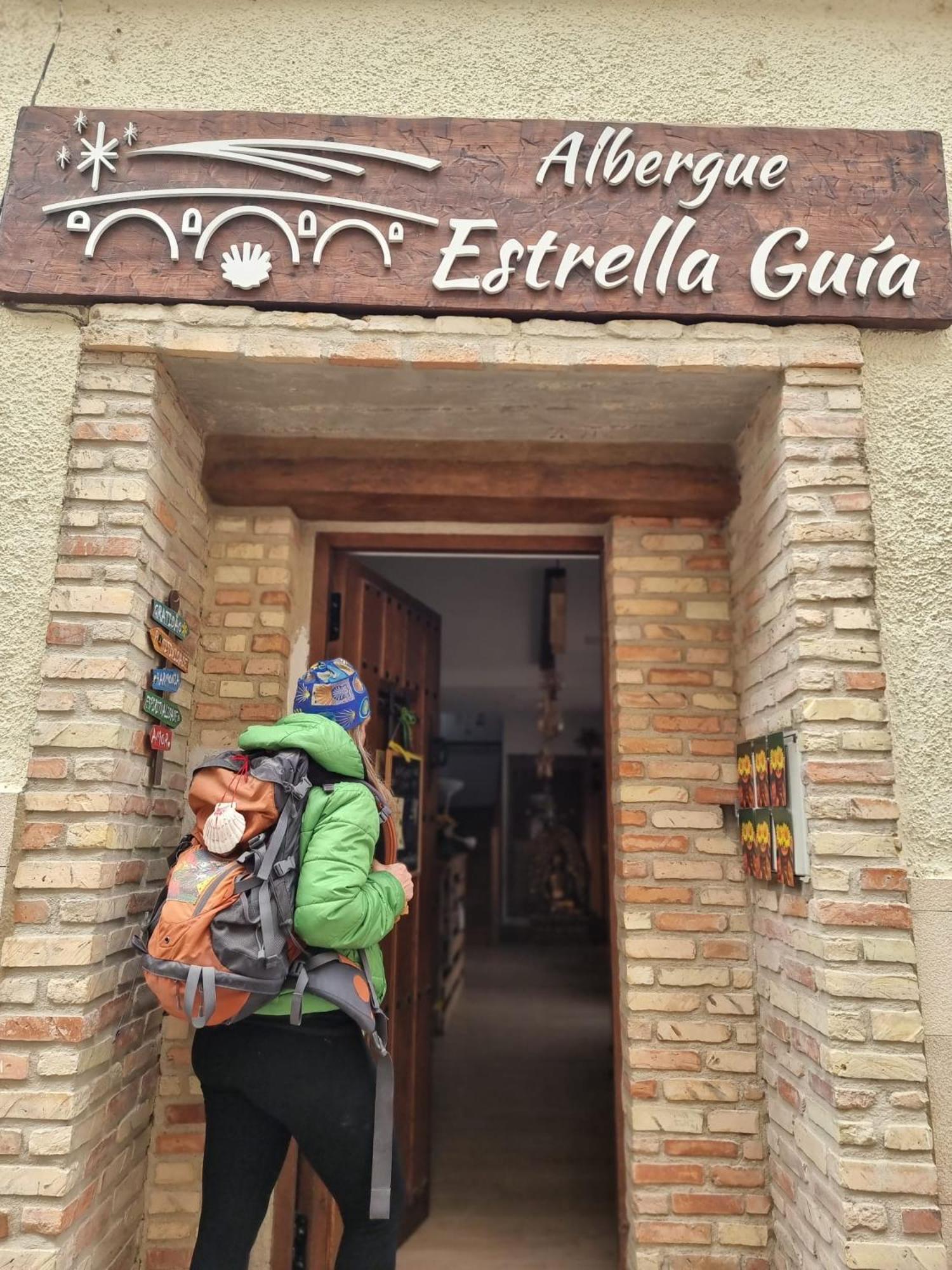 Albergue Estrella Guia Puente La Reina Exterior photo